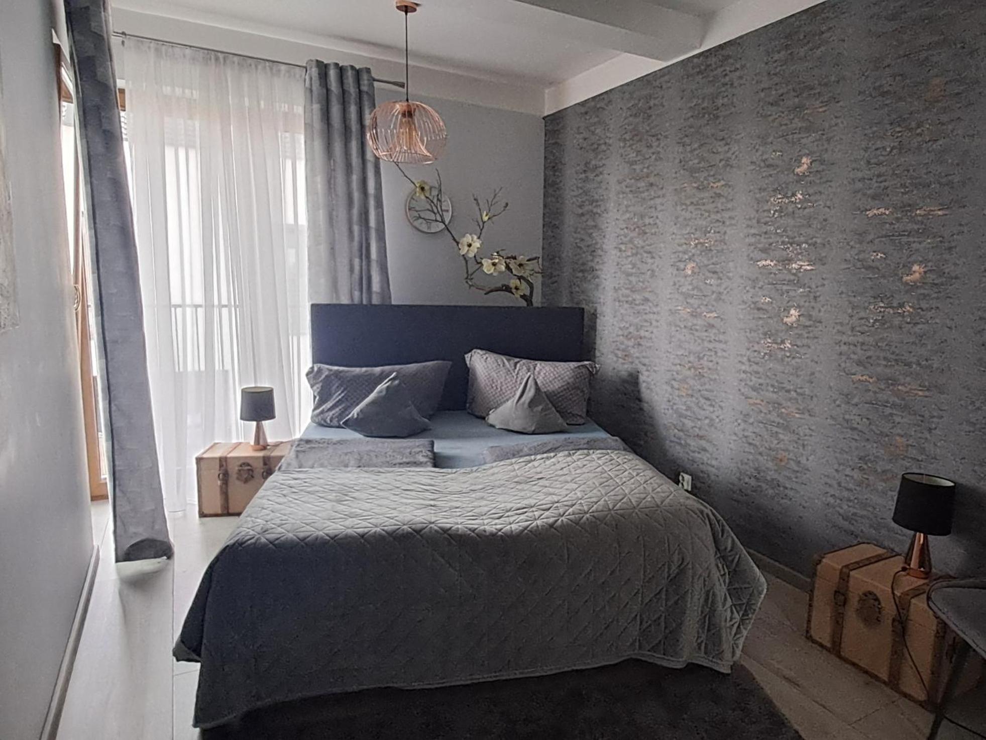 Apartament -Sweet Home Lubiń Exteriör bild