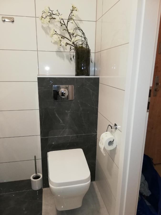 Apartament -Sweet Home Lubiń Exteriör bild